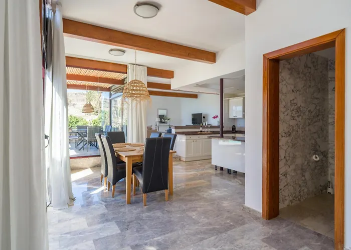 Tauro Villas